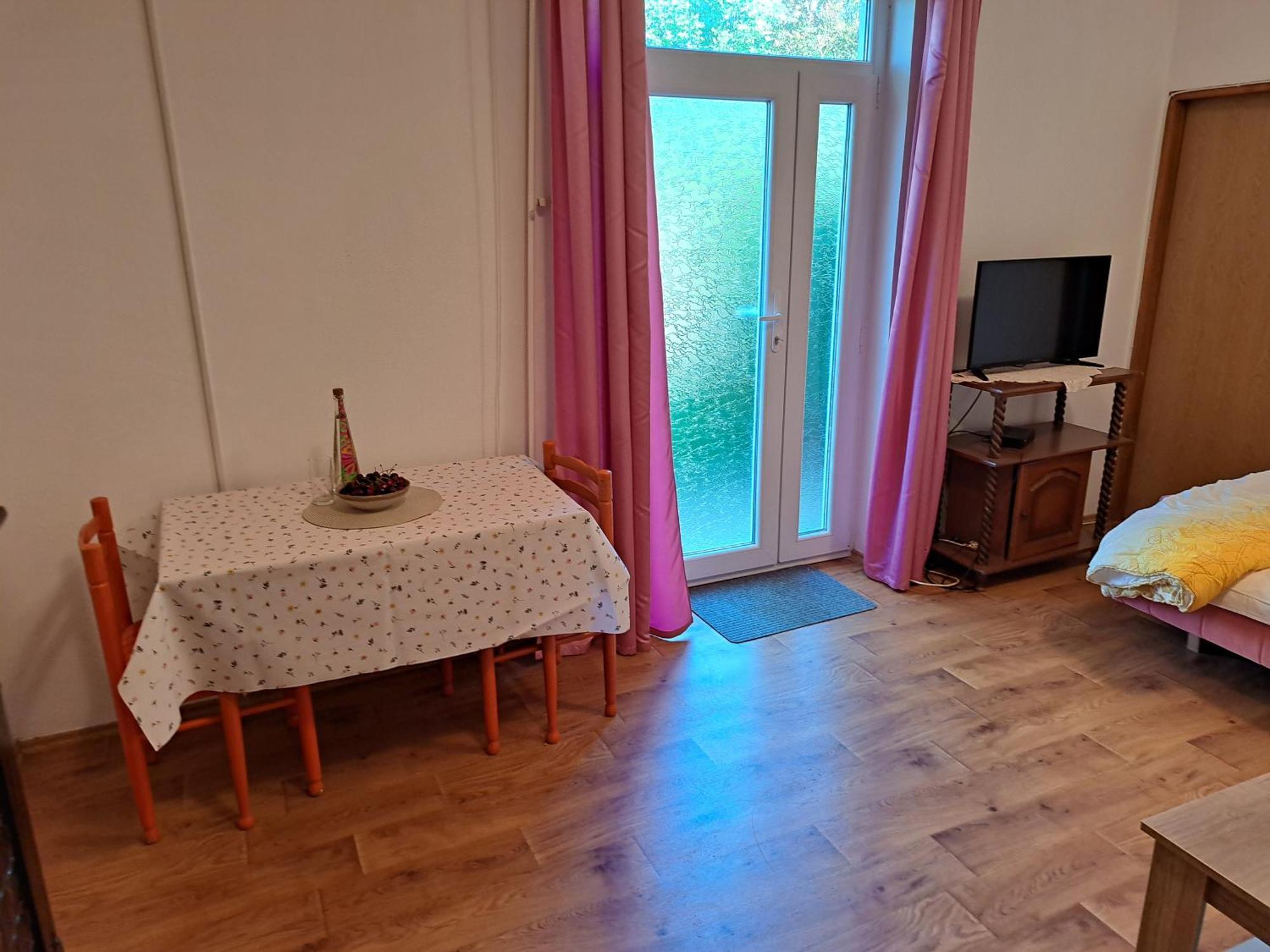Apartman Oaza Требине Екстериор снимка
